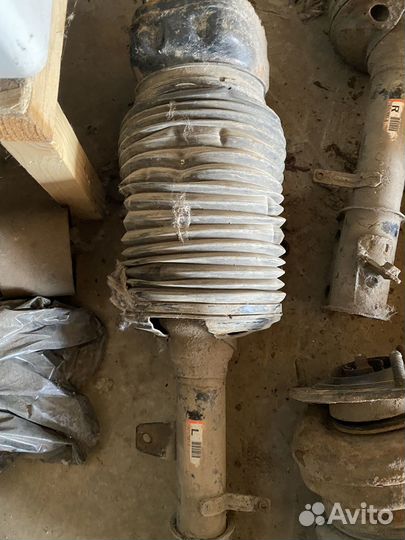 Пневмостойка lexus rx300