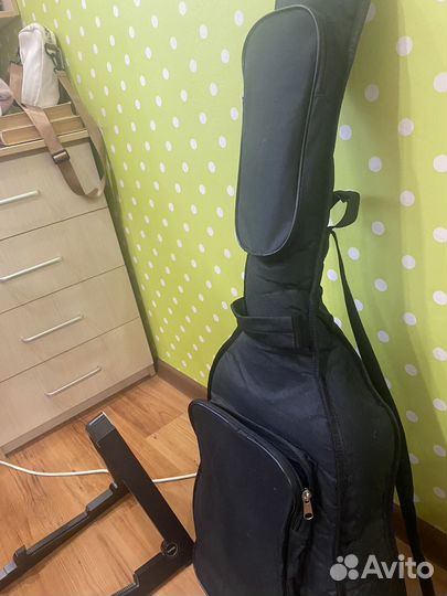 Акустическая гитара