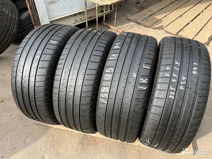 Michelin Pilot Sport 4 235/45 R18