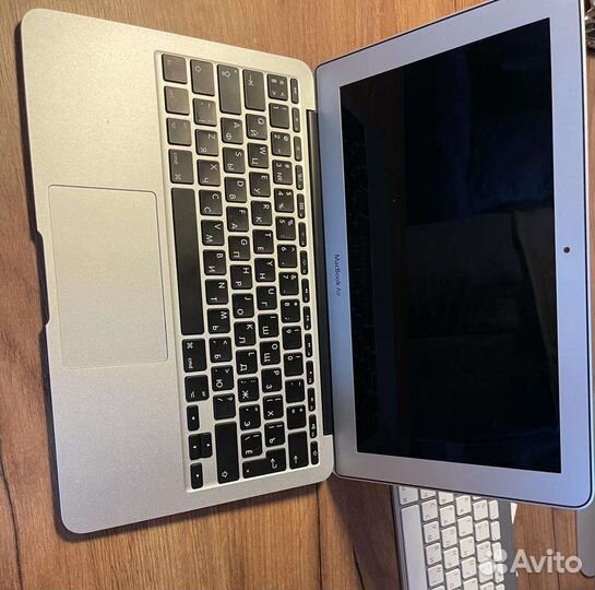 Apple MacBook Air (середина 2011)