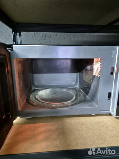 Микроволновка Supra