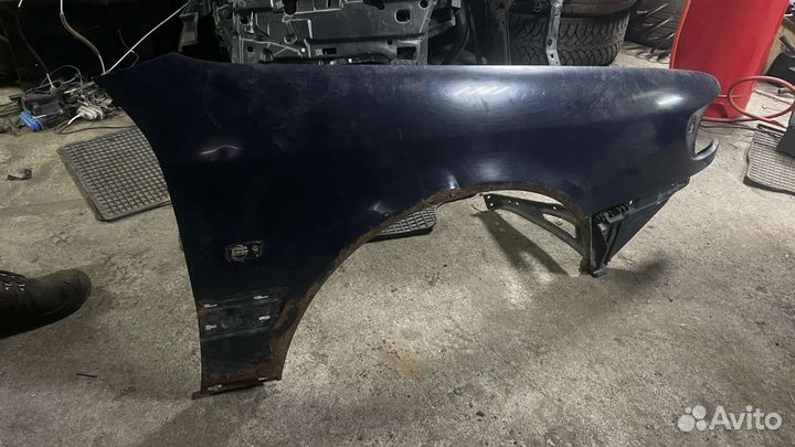 Крыло переднее правое Audi a6 c4