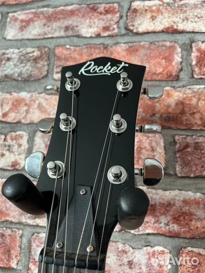 Электрогитара Rocket Les Pol 2 + комбоусилитель