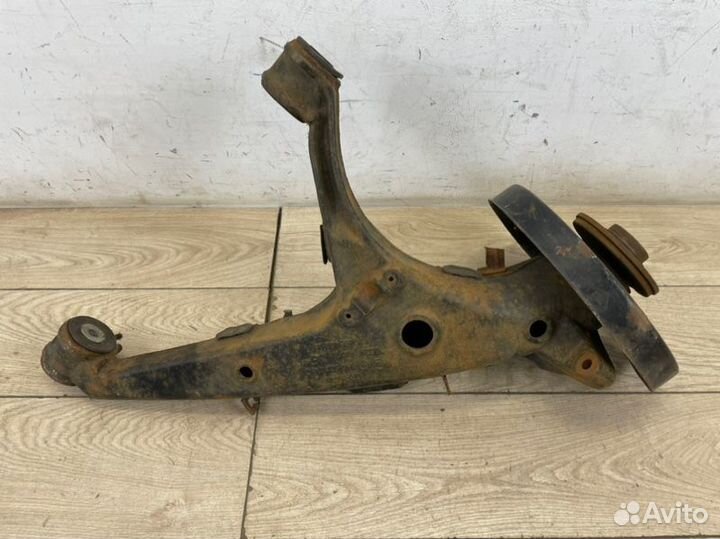 Поворотный кулак задний левый Vw Transporter T5 7H