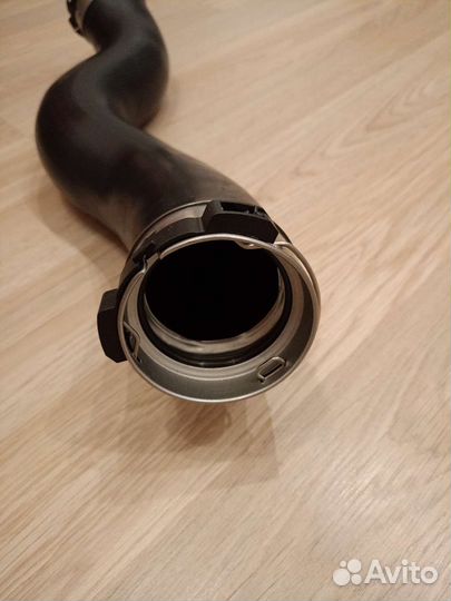 Патрубок интеркулера 11618572859 BMW