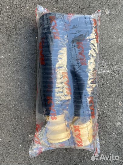 Комплект пыльник+отбойник Kayaba