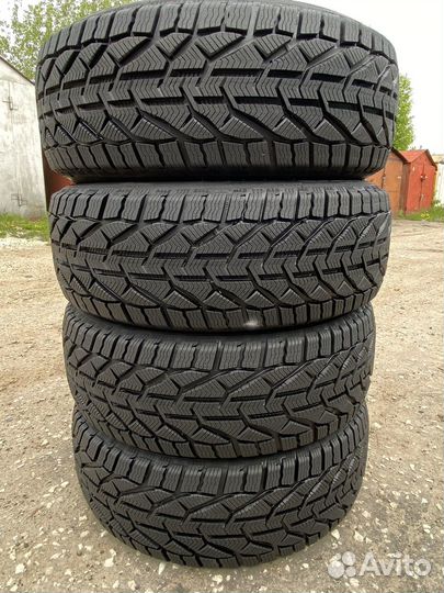 Taurus Winter 225/60 R17