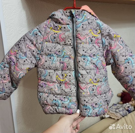 Продам куртки на девочку 98 размер