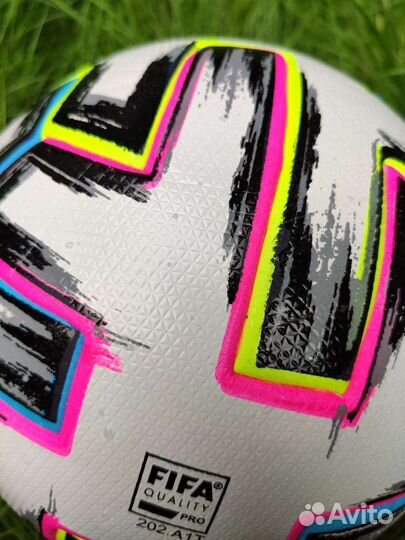 Футбольный мяч adidas euro 2020