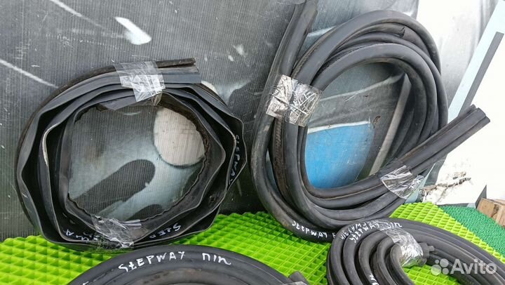 Уплотнитель дверных проемов Sandero stepway 1