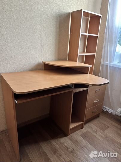 Компьютерный стол