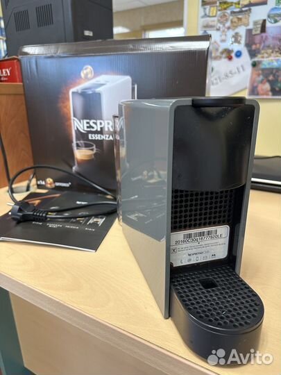 Кофемашина nespresso essenza mini