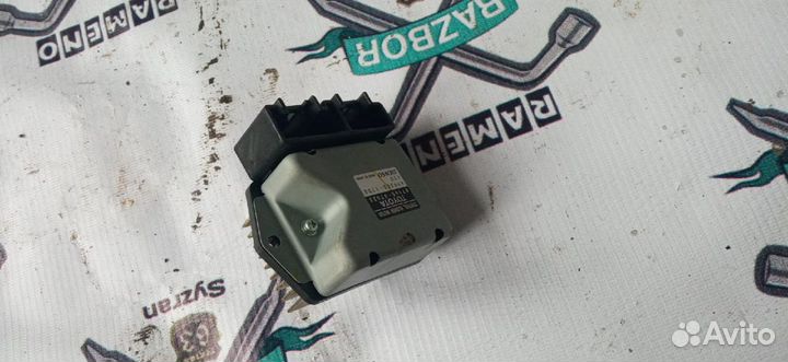 Реостат печки Toyota Prius NHW20