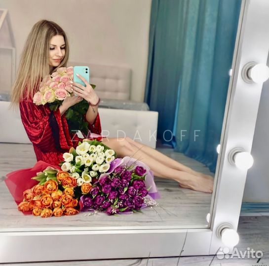 Гримерное зеркало с подсветкой