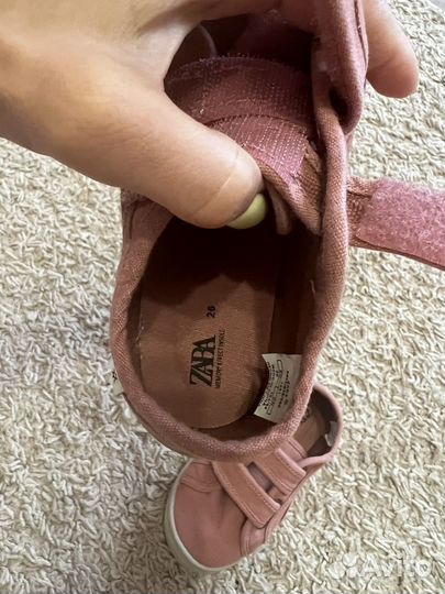 Кроссовки для девочки новые