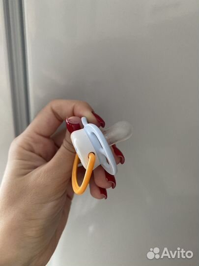 Соска пустышка avent 0 6