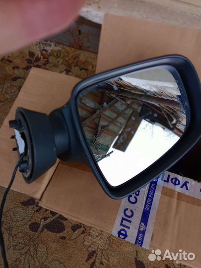 Зеркало левое и корпус правого Рено Дастер