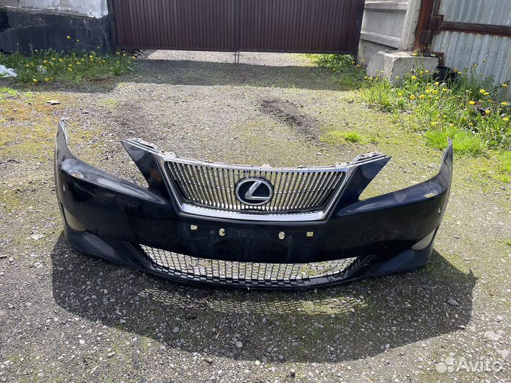 Бампер передний Lexus is250 в сборе оригинал