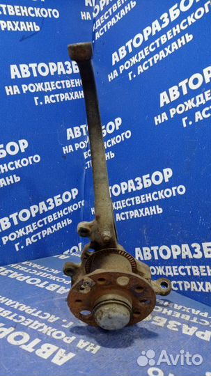 Передний правый поворотный кулак Mercedes-Benz