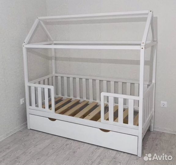 Детская кроватка домик (Новая)