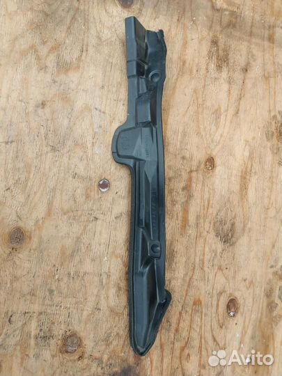 Пыльник крыла переднего правого Toyota Prius 2