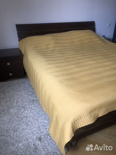 Пледы и покрывало