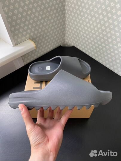 Yeezy Slide Grey Slate
