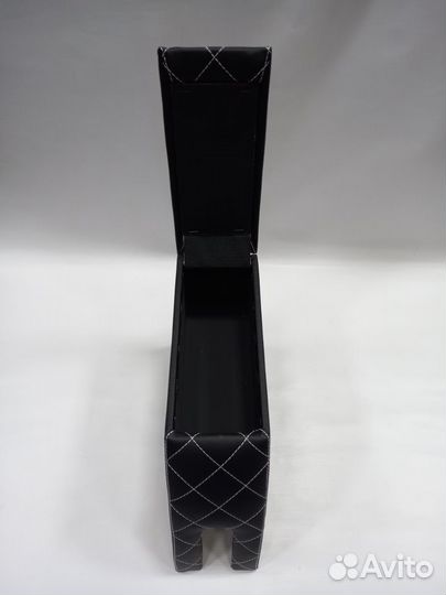 Лада ваз 2101-07 Бар подлокотник с белой строчкой