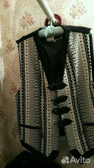 Жилет праздничный