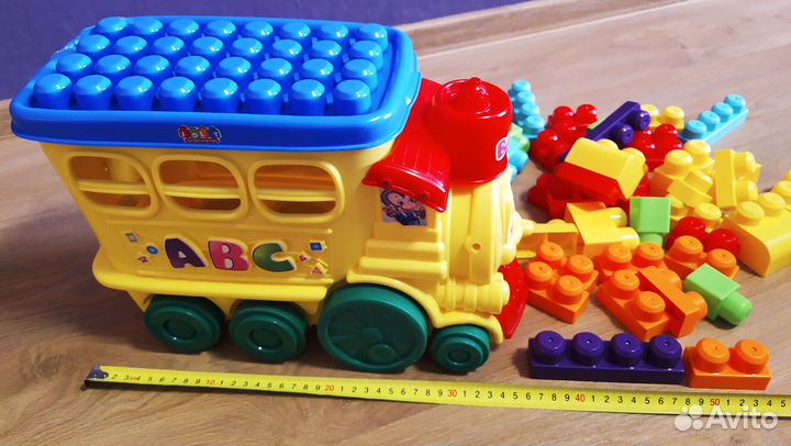 Блоки лего с паровозиком