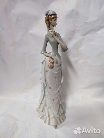 Статуэтка Дама в шляпке