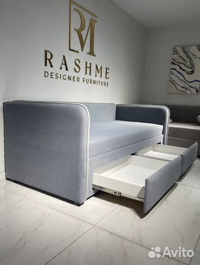 Детская кровать с ящиками 