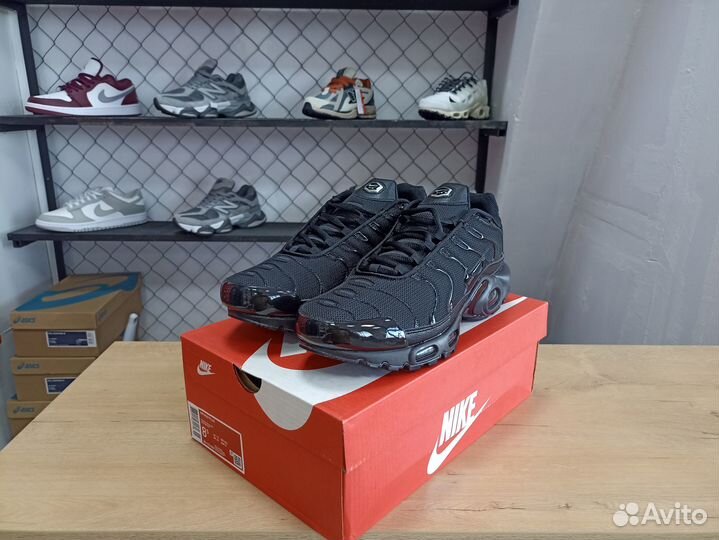 Мужские кроссовки Nike Air Max Plus (р 42)