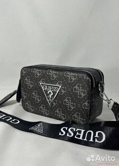 Новая коллекция женских сумок Guess