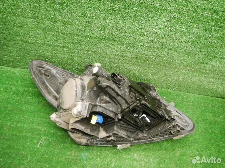 Фара левая Mercedes-Benz V-Class/Vito/Viano