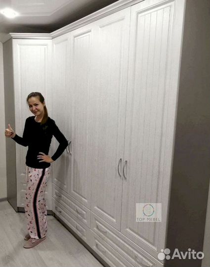 Распашной шкаф