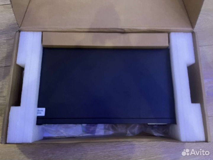 Уаравляемый коммутатор уровня 2 SNR-S2985G-24T-UPS