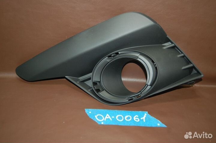 Накладка фары противотуманной левой Renault Logan2