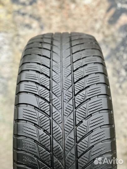 Bridgestone Blizzak LM-001 225/60 R18