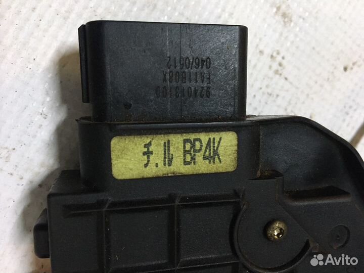 Замок двери задней левой Mazda 3 BK