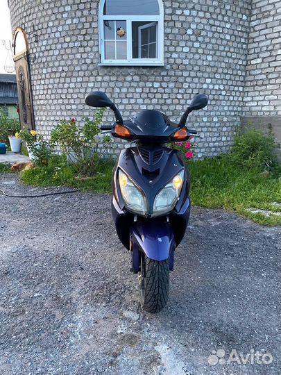 Продаю скутер V5