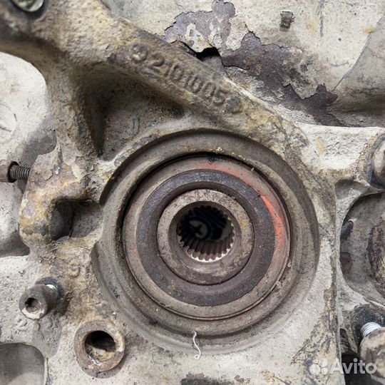 Задний левый кулак Mercedes W210