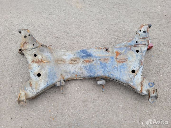 Подрамник передний на Mitsubishi Outlander 1