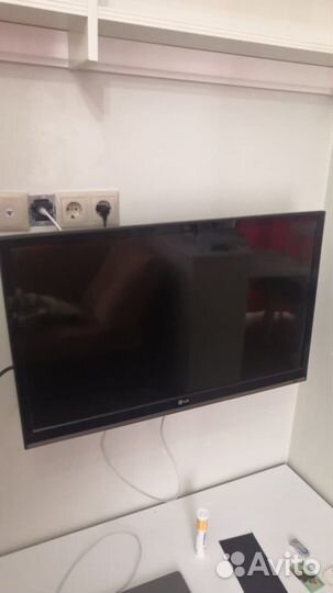 Телевизор LG LED 32*
