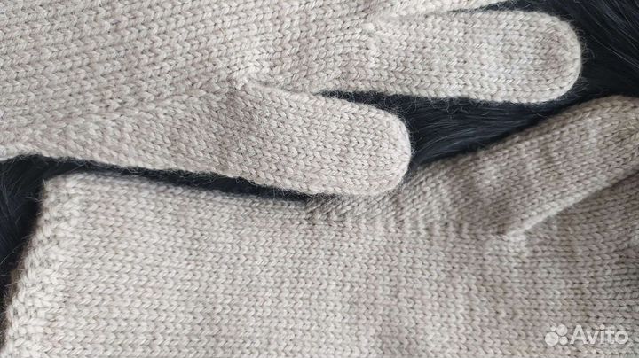 Перчатки вязаные женские / вручную