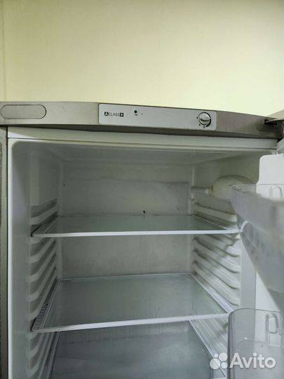 Холодильник двухкамерный Indezit