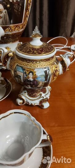 Чайный сервиз с самоваром