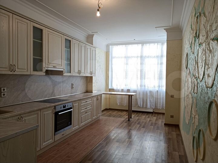 2-к. квартира, 60 м², 3/18 эт.