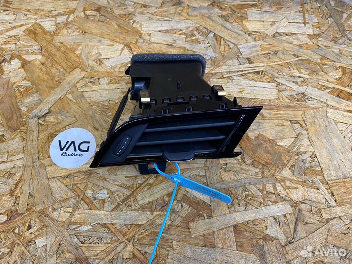 Дефлектор обдува салона Audi Q3 F3 2019 83B820901