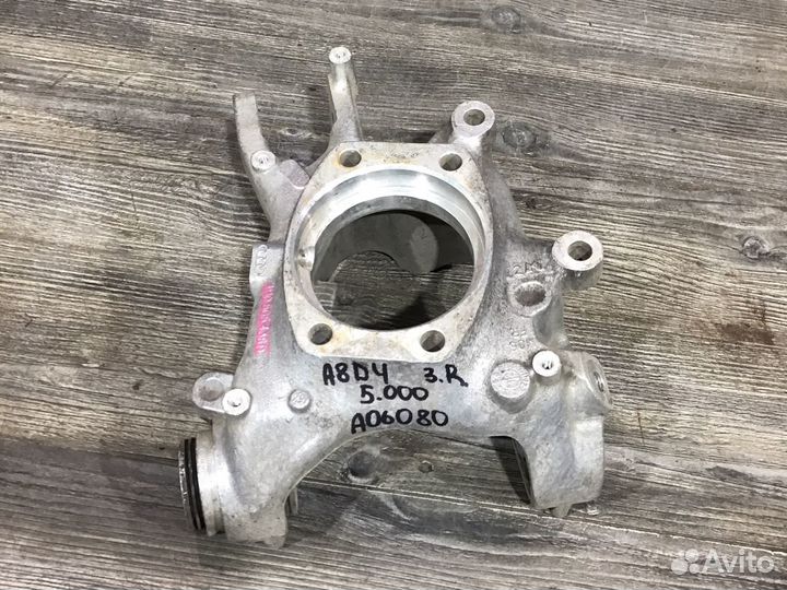 Кулак задний правый Audi A8 D4